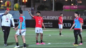 شاهد.. جدية وتركيز فى تدريبات المنتخب الأوليمبي وميكالى يشيد بالروح القتالية