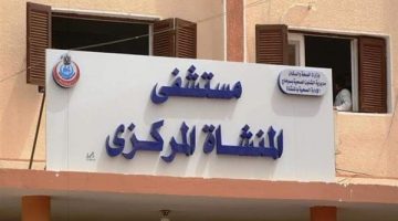 طالب يشرع في قتل سائق توك توك بسبب مشادة كلامية بالمنشاه