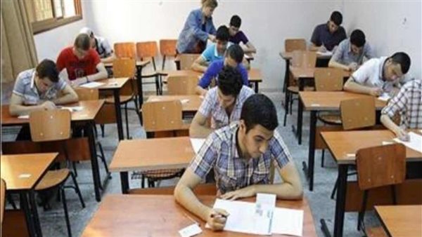 لجان الثانوية العامة تستقبل أسئلة الكيمياء والجغرافيا بالمنيا