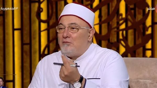 خالد الجندي يفتح النار على أستاذ تحليل “سرقة الكهرباء”.. فيديو