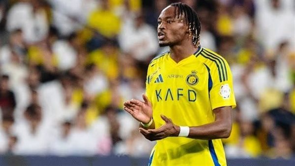 محمد سيماكان يغادر مع بعثة النصر السعودي إلى العراق